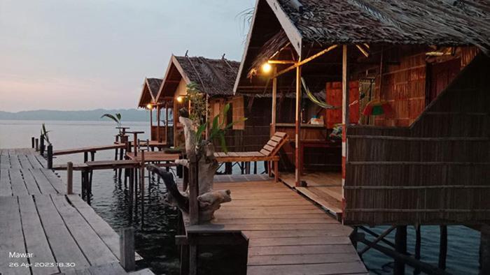 Mawar Homestay Besir Экстерьер фото
